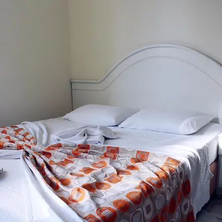 Papaya Hotel 3*