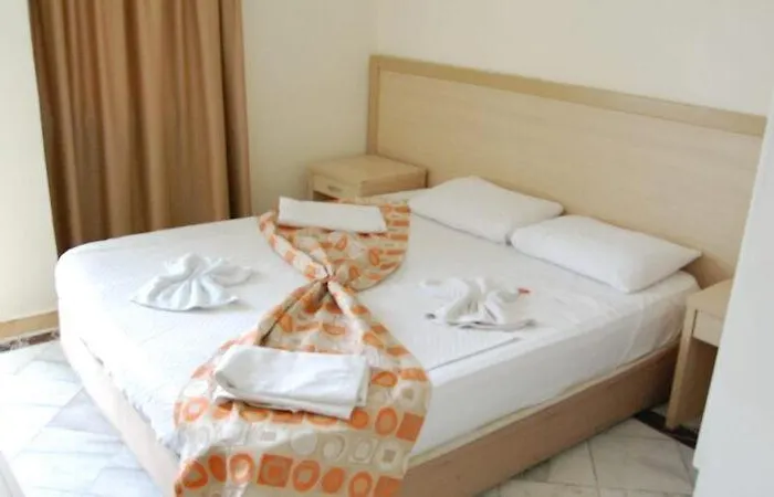 Papaya Hotel Hotel Side