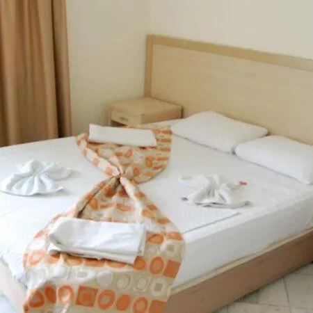 Papaya Hotell Side